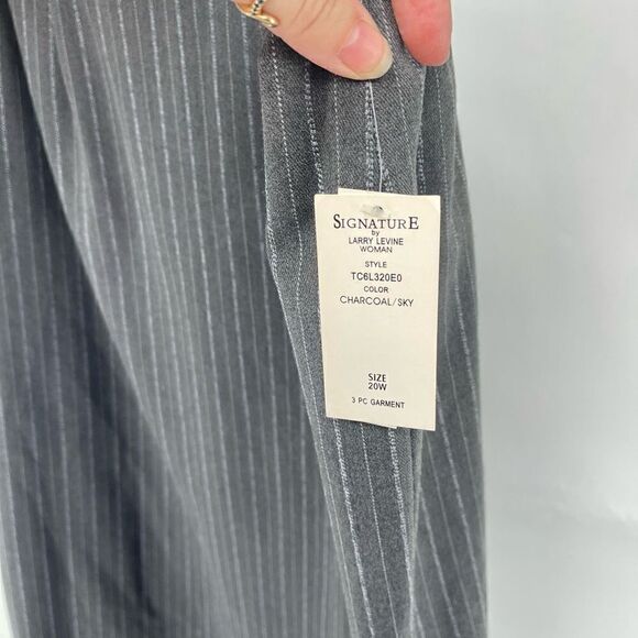 Signature By Larry Levine Womens Pinstripe Skirt Lined Stretch Gray Size 20W NWT - Picture 5 of 8
